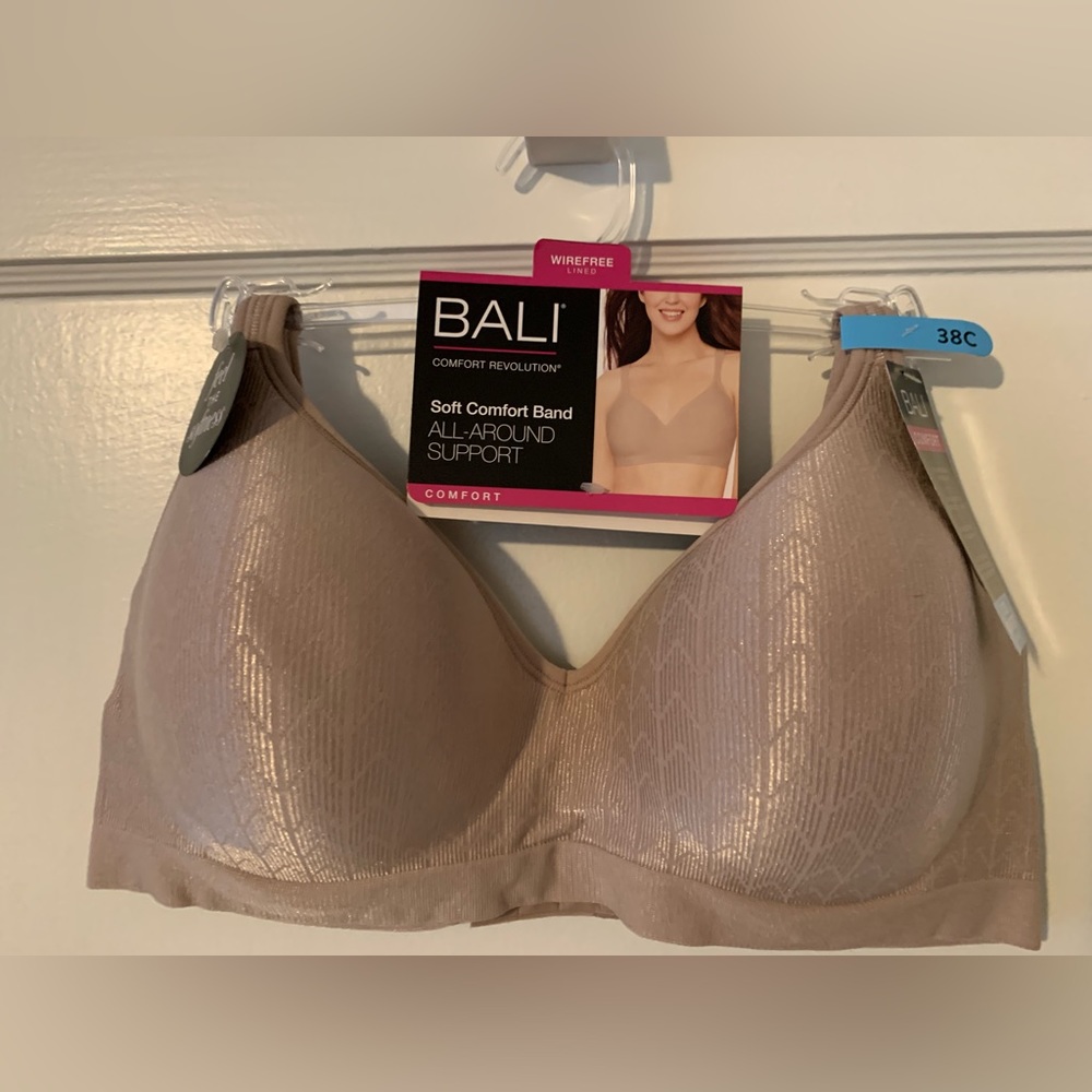 Bali Comfort Revolution Wirefree Bra. 38C